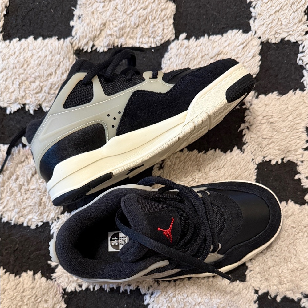 Nike Kids Black and Gray Sneakers